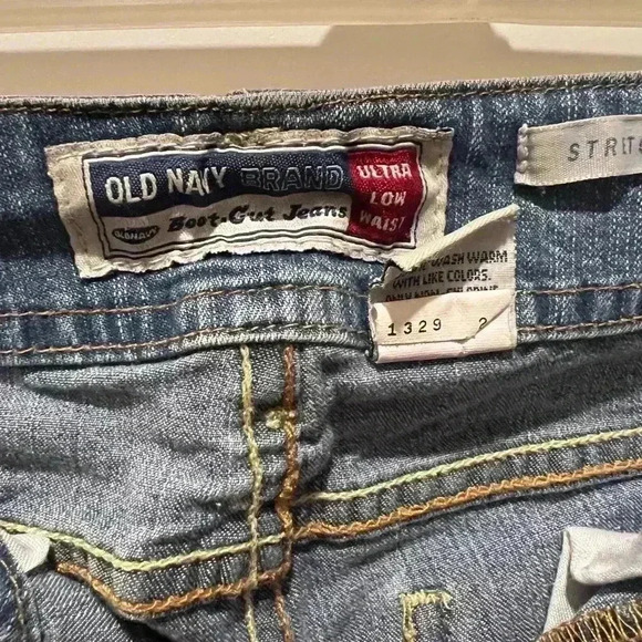 Old Navy Low Rise Boot Cut Size 2 Jeans - Picture 11 of 11
